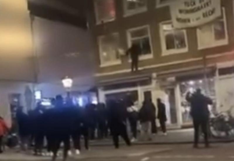 VIDEO I Žestoki sukobi huligana u Amsterdamu 